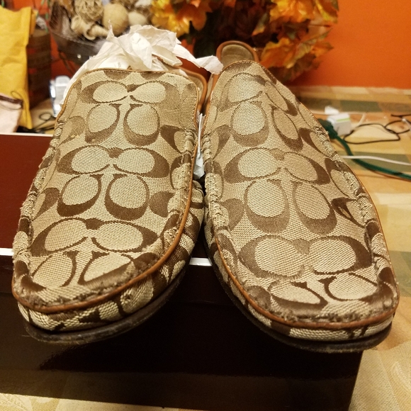Mens Shoes Slightly  Worn main image 4